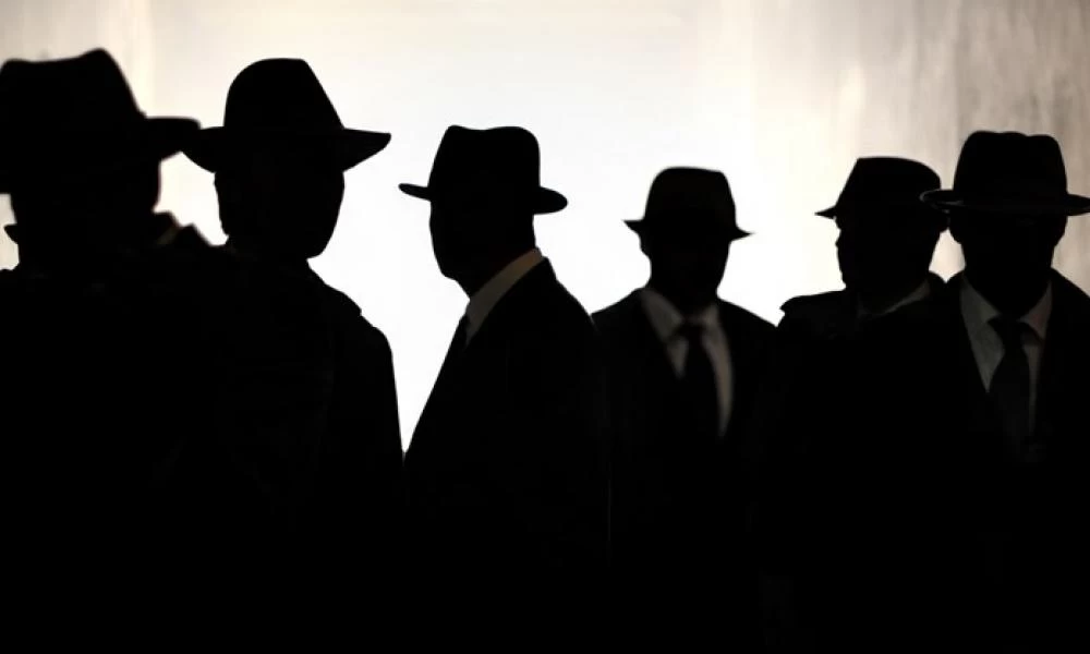 Κατασκοπεία στο Αιγαίο: Ο γραμματέας τα ρίχνει στον μάγειρα